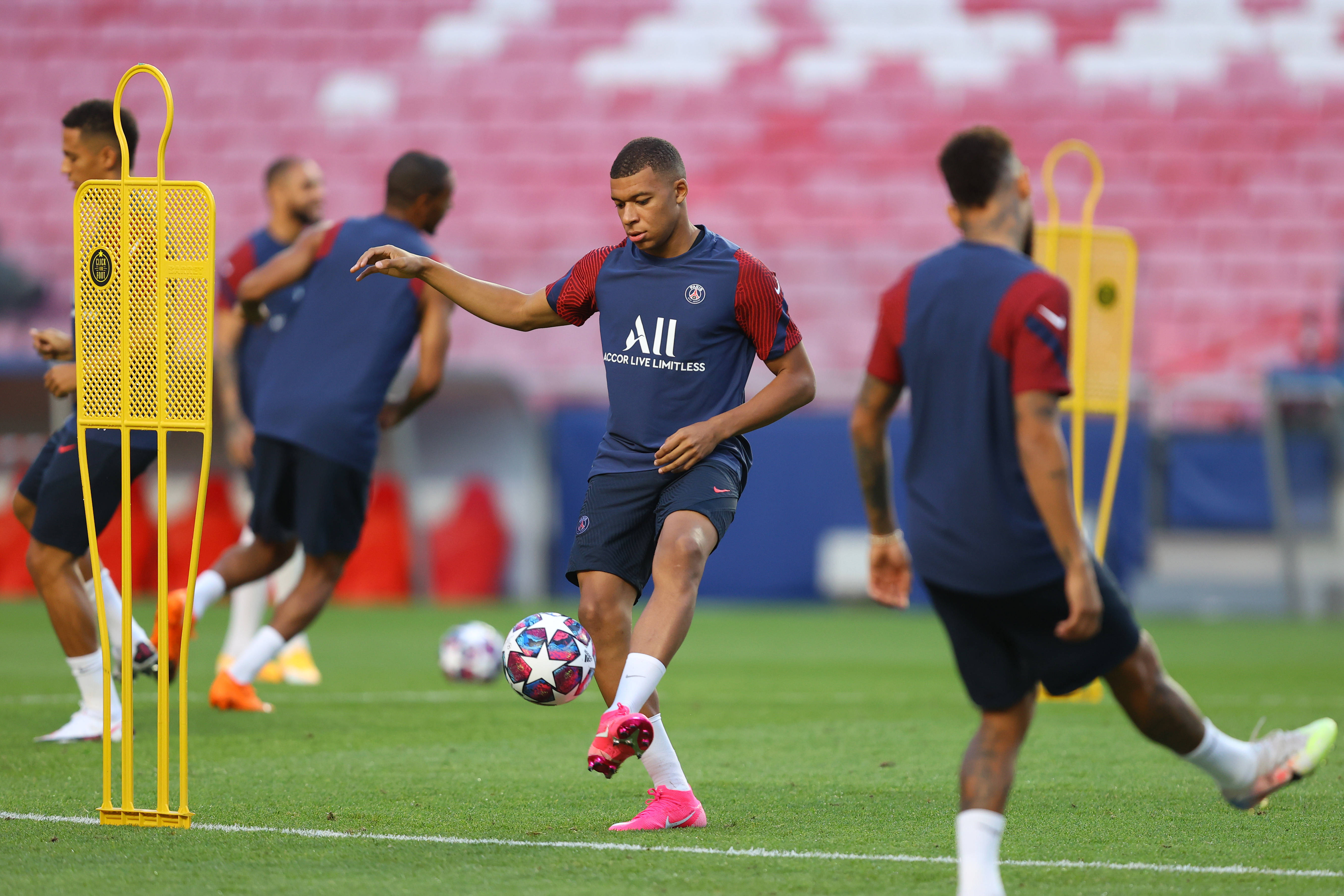 带领球队捧 带领球队捧