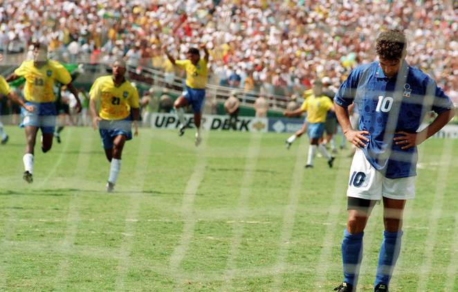 东契奇躺灰熊女助教旁, 可爱互动引关注, 抱怨对手“我真受够了”.