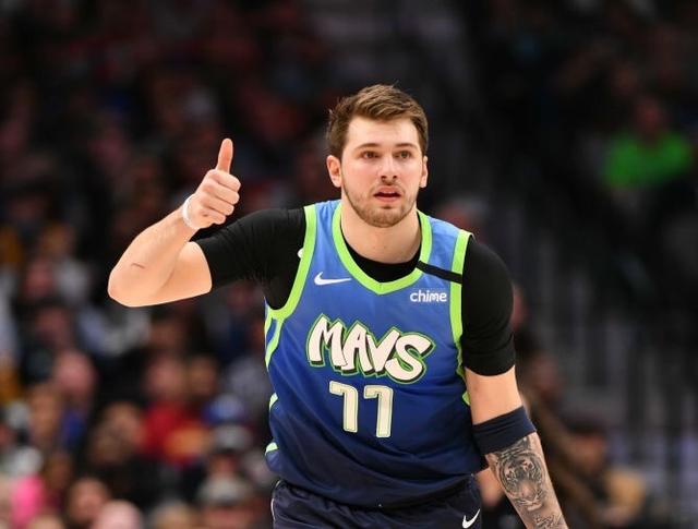 战袍出场的 战袍出场的